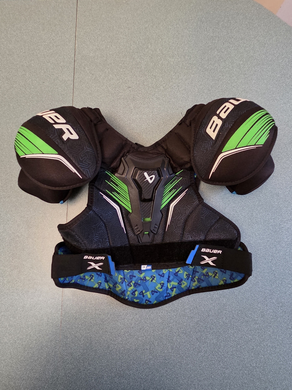 S24 Bauer X Kids' Shoulder Pad